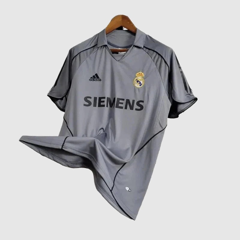 Real Madrid - II 2005/06 Retro Away Jersey